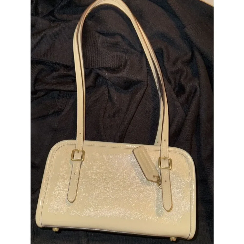 Coach Originals Swing Zip Bag 20 Brass/Chalk White Crinkle Patent Leather